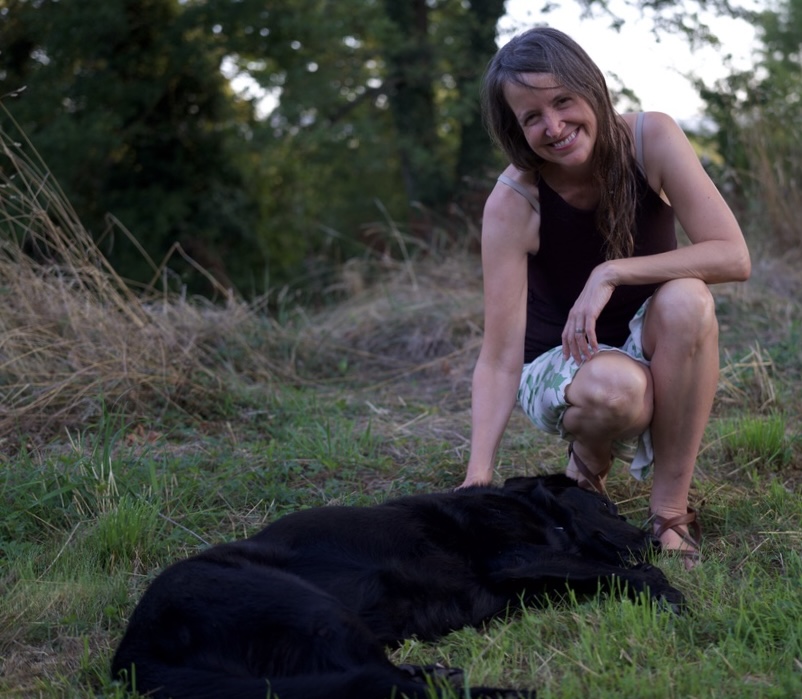 Sila, le beauceron labrador, et votre herboriste sous les chênes